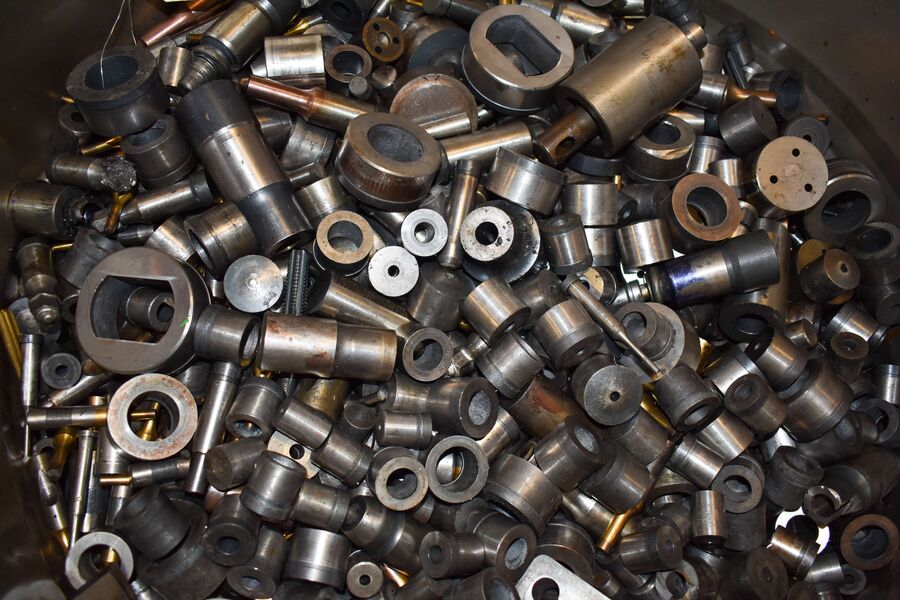Tool steel scrap